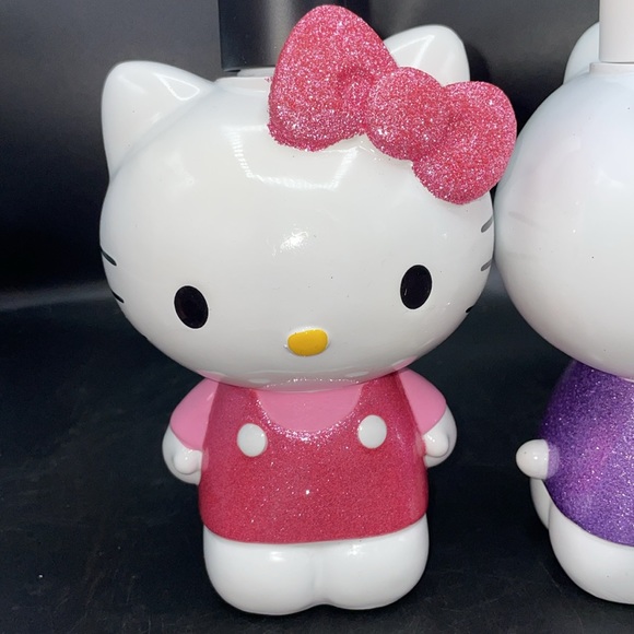 Hello Kitty Glitter Soap Dispensers - Picture 5 of 6